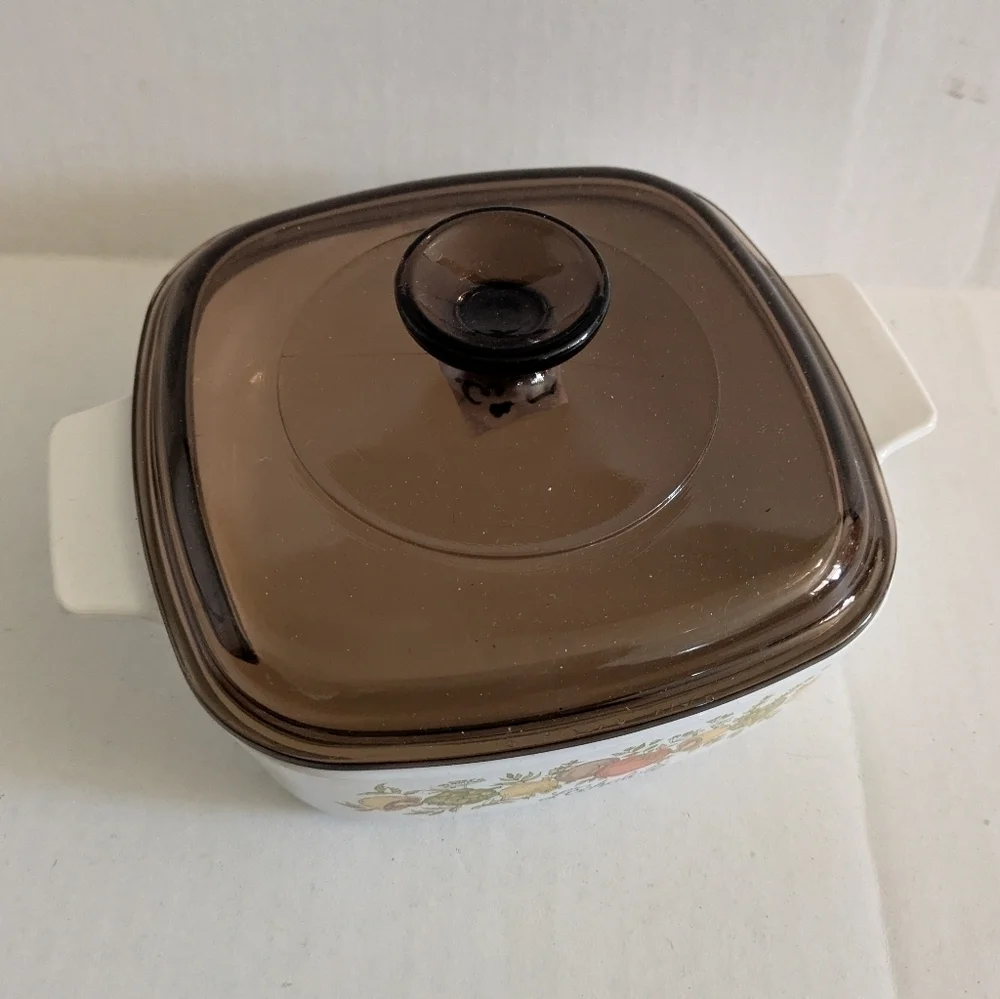 Vintage Corning Ware Spice of Life L'Echalote Casserole dish with lid.